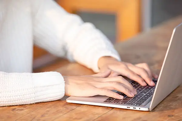 智慧生活图标怎么删除